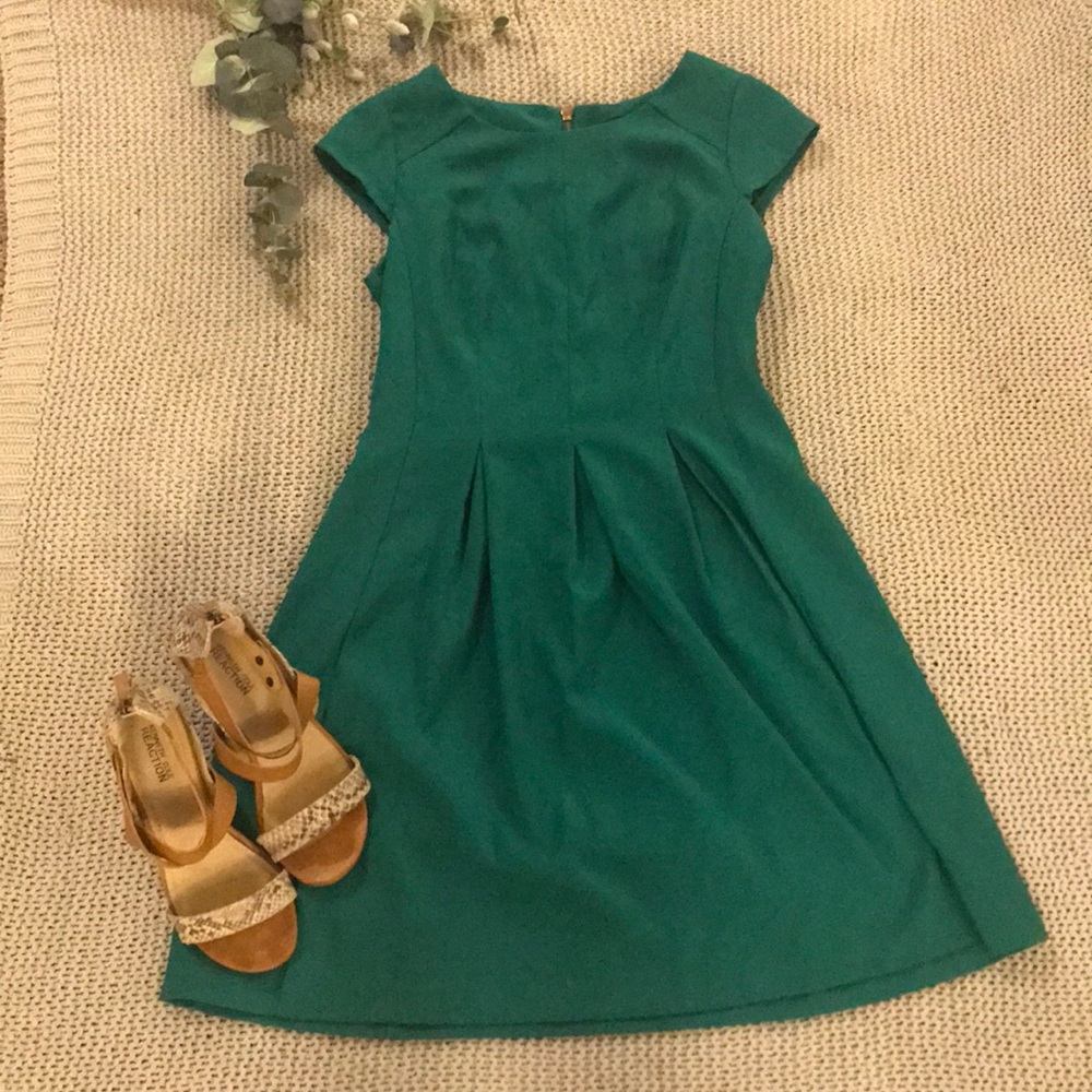 RONNI NICOLE DRESS✨